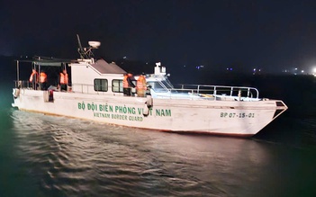 Quảng Trị: Thuyền cá chìm trên biển, kịp thời cứu sống 2 ngư dân