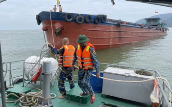 Tàu hàng 1.500 tấn gặp sự cố hỏng máy trôi tự do ở vịnh Đà Nẵng