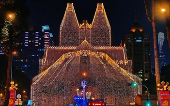 Từ nay đến Giáng sinh, có được vào tham quan nhà thờ Đức Bà?