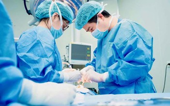 Tài trợ túi ngực phẫu thuật tạo hình sau điều trị ung thư vú