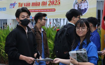 Đà Nẵng: Học sinh thích thú khám phá gian hàng tư vấn mùa thi năm 2025