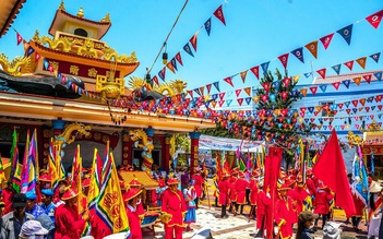 Cà Mau cấm cán bộ đi lễ hội trong giờ hành chính nếu không được phân công