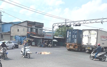 Bị tai nạn trên đường về nhà, nữ sinh đại học năm nhất tử vong