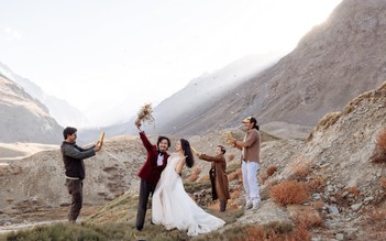 Cặp đôi Hà Nội 'trốn' đến Ladakh tổ chức 'đám cưới không giống ai'