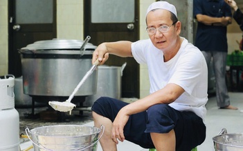 TP.HCM nghĩa tình: Bát cháo gà của người Hồi giáo vào tháng Ramadan thiêng liêng