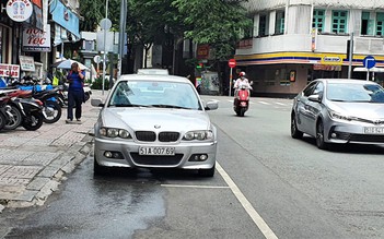 Thu phí ô tô dưới lòng đường ở TP.HCM còn 'lỗ' 2,3 tỉ đồng