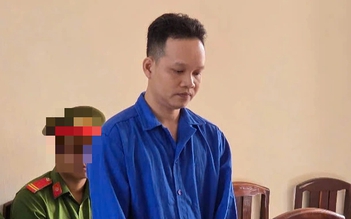 Cho rằng cha của người yêu 'nhìn đểu', xách dao gây thương tích nhiều người