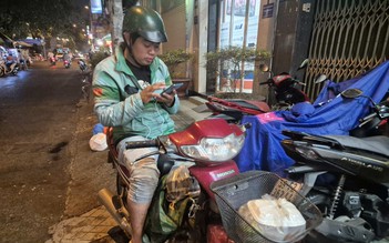 Làm ngày không đủ, tranh thủ làm đêm