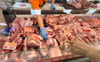 Giá heo hơi giảm mạnh, TP.HCM lại tăng giá thịt bình ổn thị trường