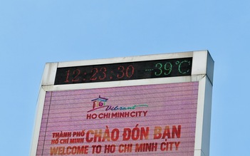 Vì sao mưa liên tục mà TP.HCM vẫn nắng nóng gần 40 độ C?