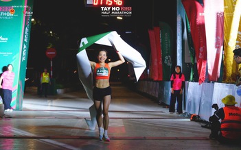 Nguyễn Trung Cường phá kỷ lục, Nguyễn Thị Oanh vô địch giải chạy Tay Ho Half Marathon 2025