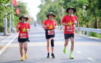 2.300 vận động viên tranh tài sôi nổi giải Half-marathon 'Tự hào Tổ quốc tôi'