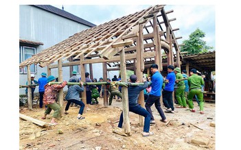Hàng trăm nhà tạm đã được sửa, xây mới