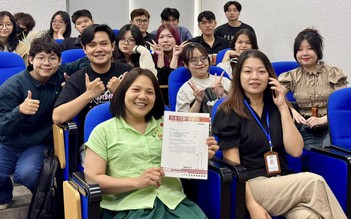 TP.HCM nghĩa tình: Người khuyết tật 'viết lại tên mình' trở thành giảng viên, giám đốc