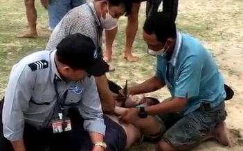 Khách Nga ấn tượng trước màn bắt trộm của 'biệt đội' ở biển Đà Nẵng