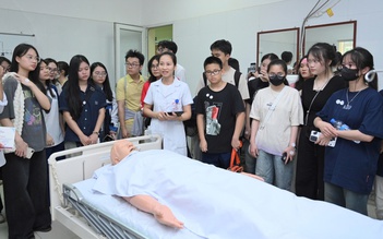 Năng lực giới hạn có nên chọn nghề y?