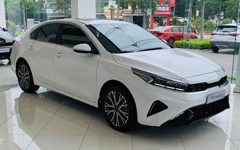Sedan hạng C dưới 900 triệu: Mazda3 'lạc nhịp' để KIA K3 rút ngắn cách biệt