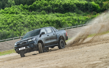 Toyota Hilux: Mẫu xe bán chạy hàng đầu thế giới và vị trí trong lòng khách Việt