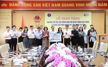 FPT Long Châu đồng hành cùng Bộ Y tế, trao tặng nửa triệu liều vắc xin sởi