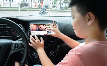 Trẻ em có được ngồi hàng ghế trước ô tô?