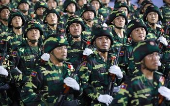 Hợp luyện diễu binh, diễu hành ở TP.HCM: Quân đội Lào, Campuchia cùng tham gia