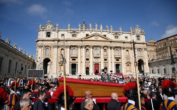 Giáo hoàng Francis về với thánh đường Vatican lần cuối