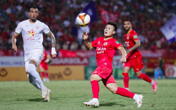 Quang Hải mà cứ hay thế này, HLV Polking và Kim Sang-sik vui lắm đây!
