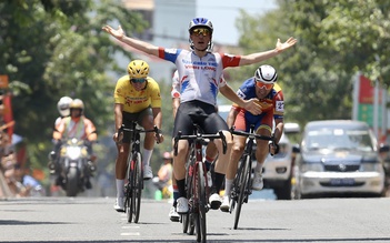 Cúp xe đạp truyền hình TP.HCM: 4 ngoại binh 'khủng' cuốn phăng nỗ lực của đoàn đông