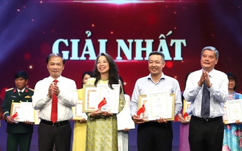 Trao giải cuộc thi 'Tự hào Việt Nam' và cuộc thi viết chính luận