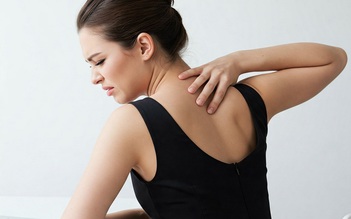 4 nguyên nhân phổ biến gây đau lưng trên