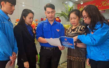 Đi từng ngõ, gõ từng nhà lan tỏa 'Bình dân học vụ số'