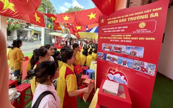 Xúc động với 187 lá cờ Tổ quốc đến từ 63 tỉnh, thành và huyện đảo