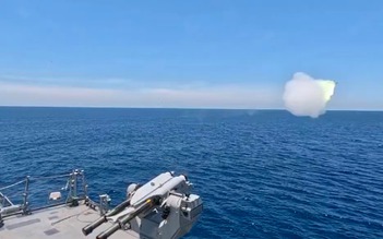 Tàu chiến Philippines phóng thành công tên lửa đối không Mistral 3