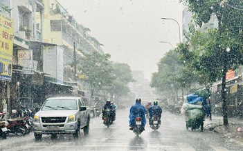 Trời oi bức, TP.HCM và Nam bộ khi nào mùa mưa bắt đầu?