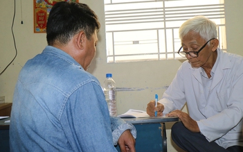 TP.HCM nghĩa tình: Phòng khám tôn giáo 15 năm khám bệnh miễn phí