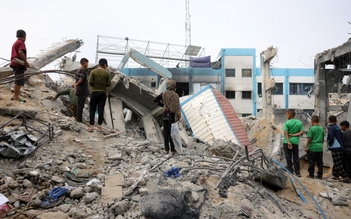 Israel không kích khắp Gaza, Hamas tung hình ảnh 2 con tin còn sống