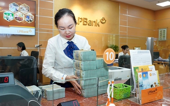 Doanh nghiệp cũng gửi tiết kiệm chờ thời?