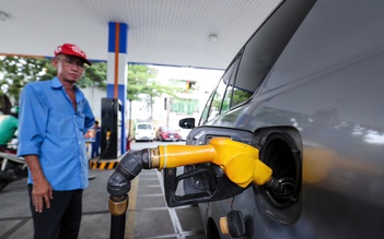 Giá xăng dầu hôm nay 13.5.2025: Xăng trong nước sắp có đợt tăng mới?