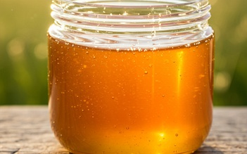 Mật ong: Bác sĩ chỉ cách dùng và những lưu ý quan trọng