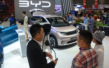 Ô tô điện, xe hybrid cắm sạc ngày càng hút khách mua
