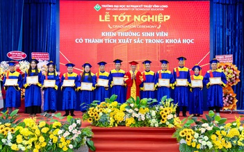 Trao bằng tốt nghiệp cho 785 tân thạc sĩ, cử nhân, kỹ sư, bác sĩ thú y