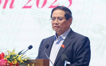 Khởi công tuyến đường sắt Lào Cai - Hà Nội - Hải Phòng 
vào ngày 19.12