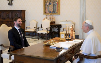Tổng thống Trump mời Giáo hoàng Leo XIV về thăm quê hương