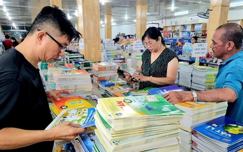 Sửa luật Giáo dục: Cần làm rõ vai trò của Bộ GD-ĐT trong làm SGK