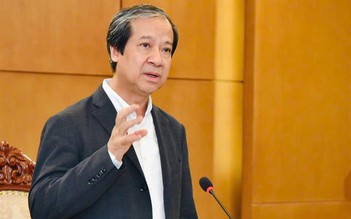 Bộ trưởng GD-ĐT: 'Sửa luật để buông cái cần buông, nắm chắc cái cần nắm'