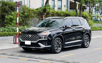 Giá Hyundai Santa Fe đời cũ cao hơn xe mới