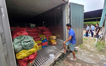 Phát hiện hơn 30 tấn thực phẩm bẩn tại biên giới Quảng Ninh