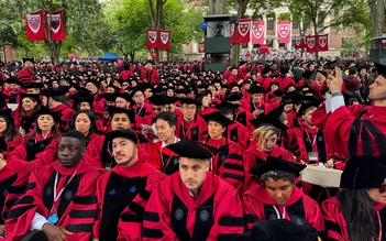 Diễn biến mới cuộc đấu đòi giữ quyền tuyển sinh quốc tế của Harvard
