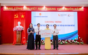 Trao 10 tỉ đồng xóa nhà tạm và 2 tỉ đồng tiếp sức cho bệnh nhi nghèo