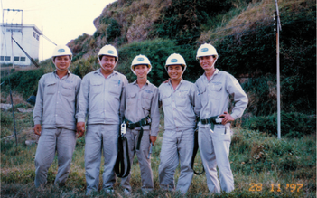 Miệt mài 'con nhện' giăng tơ